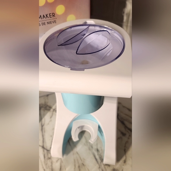 Brentwood  Snow Cone Maker 🍧 🧊 - Picture 12 of 14